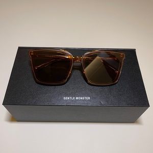 Gentle Monster Sunglasses - Frida BRC1 Brown Unisex Oversized Celebrity Fa…